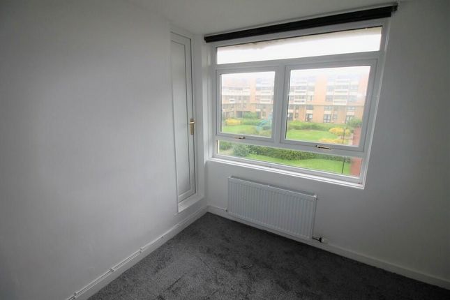 91, Collingwood Court, Washington photo 5