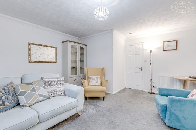 4, Yarrow Grove, Bolton photo 4