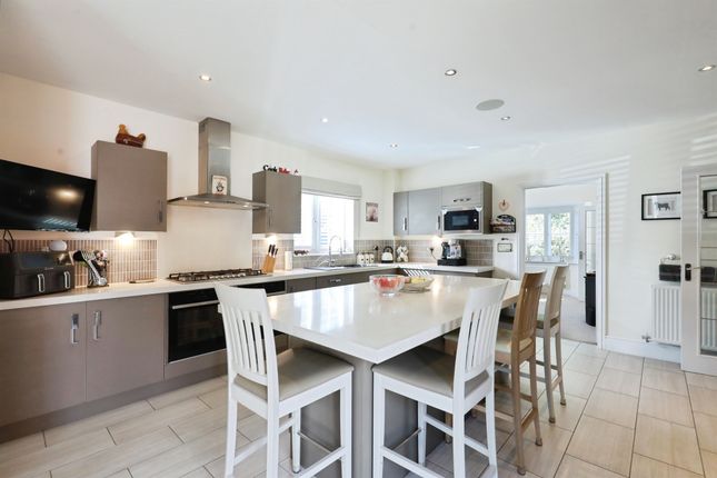 6, Macaulay Lane, Warwick photo 4