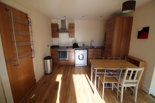 Flat to rent in Fresh Tower, 138 Chapel Street, Salford