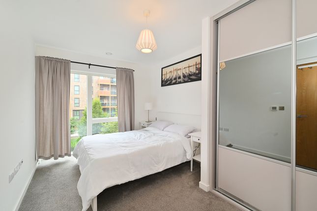 Pandoera House, Lismore Boulevard, London photo 4