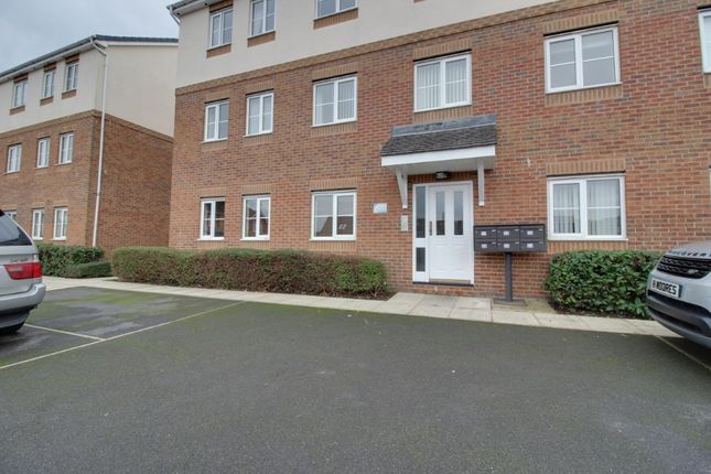 Thumbnail Flat to rent in Dunstan Drive, Thorne, Doncaster