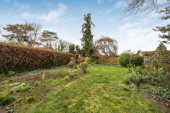 33, Beverley Gardens, Reading photo 4