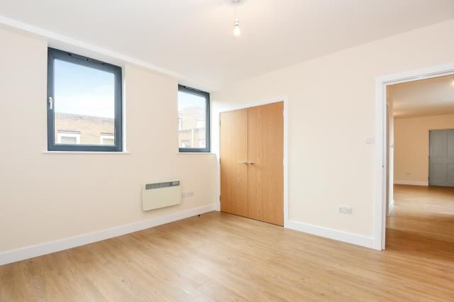 Flat 1 Pembroke Court, 28, Cambridge Street, Aylesbury photo 4