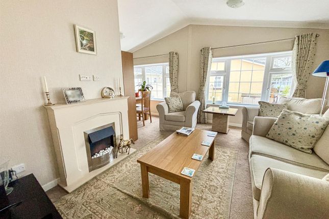 4 Jasmine Court, Organford Manor Country Park, Poole photo 2