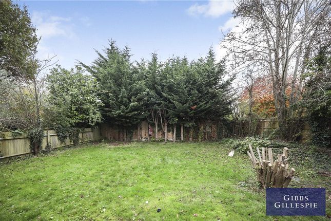 2, High View, Middlesex photo 3