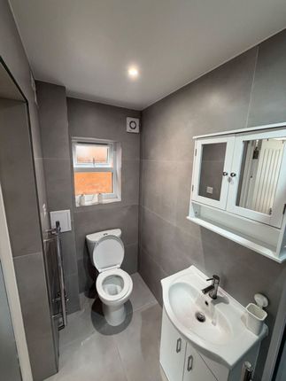 16, Tilekiln Close, Waltham Cross photo 4