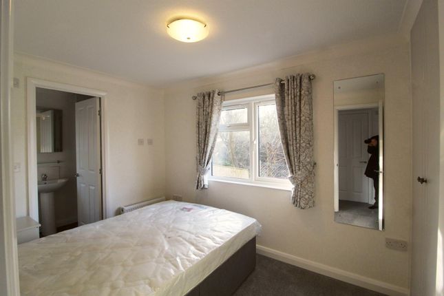 22, Arkley Park, Barnet photo 5
