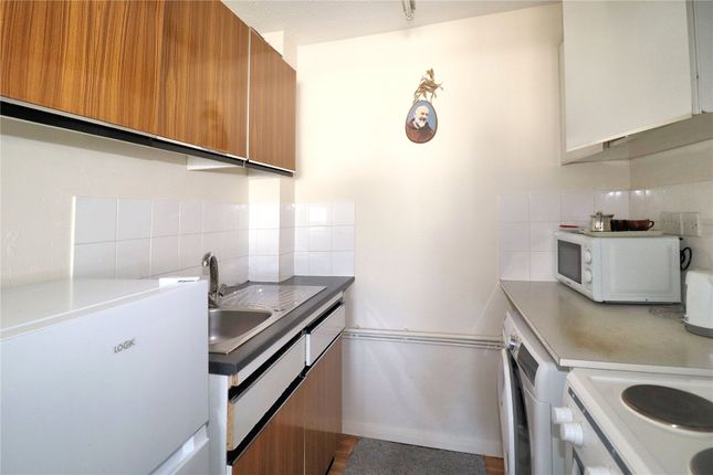 41, Walton Road, Surrey photo 4