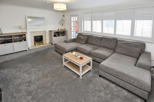 33, Waldgrooms, Dunmow photo 2
