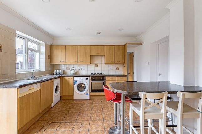 43, Nolton Place, Edgware photo 2