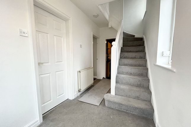 13 Gore Avenue, Salford photo 3