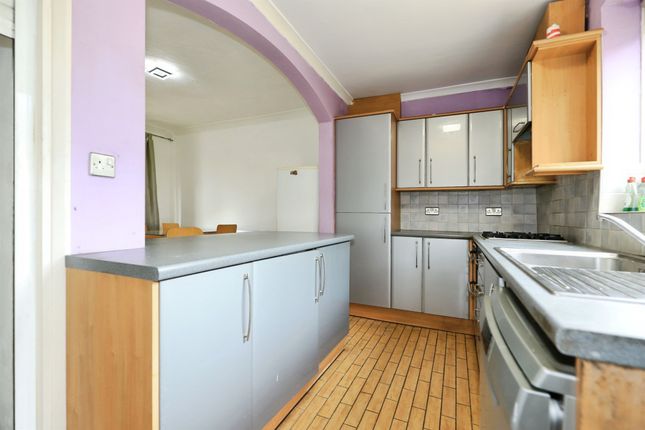 39, Beddow Avenue, Bilston photo 4