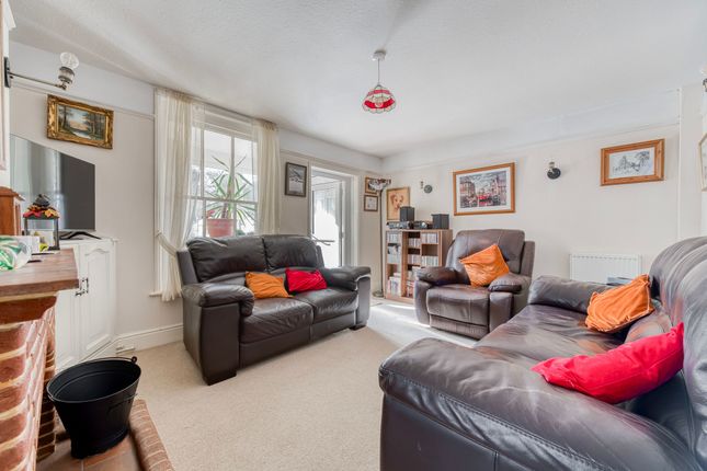 29 Mill Lane, Lowestoft photo 4
