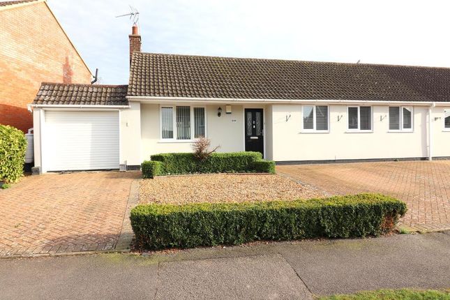 Thumbnail Bungalow for sale in Norman Road, Barton Le Clay, Bedfordshire