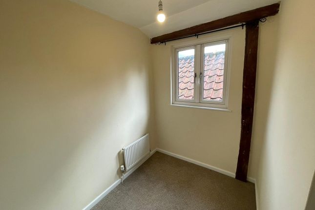 6, Naylor Court, Stowmarket photo 3