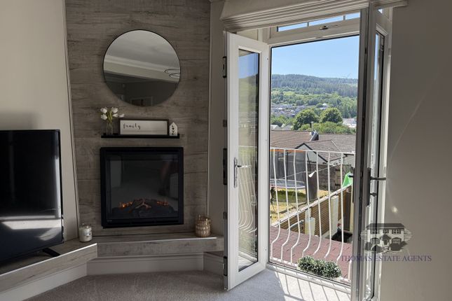 193, Ynyscynon Road, Tonypandy photo 4