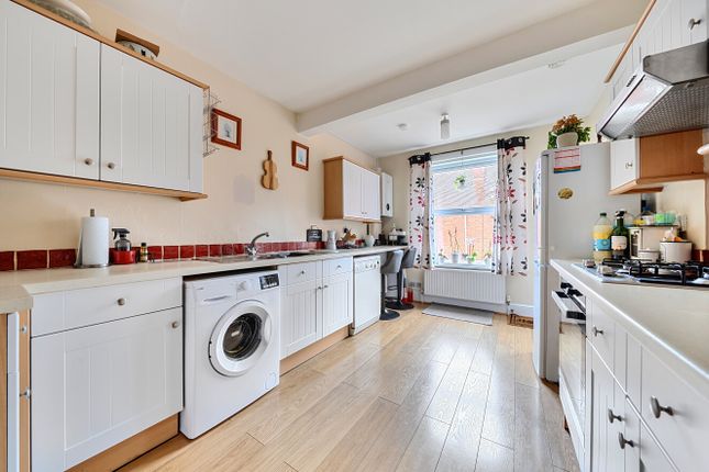 Flat 2, 21, Station Road, Devon photo 3