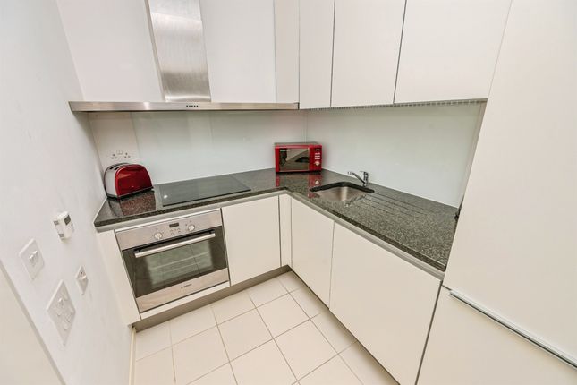 Apartment 1807, The Cube East, 200, Wharfside Street, Birmingham photo 3