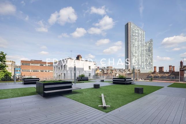 Flat for sale in Horizon Building, Ilford