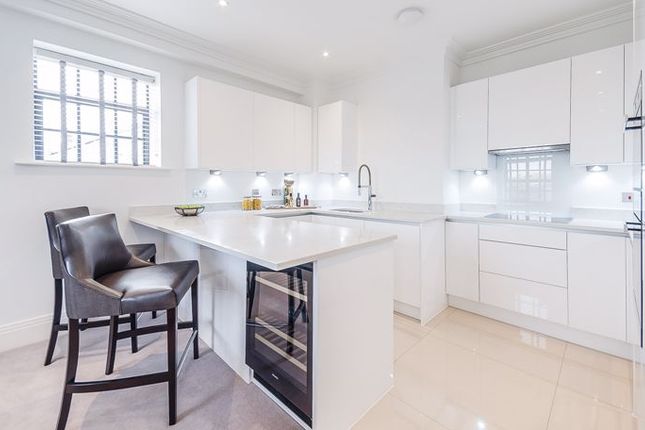 2-bed house on Palace Wharf, Rainville Road, London, £4,160/mo