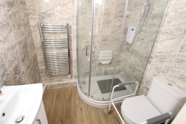 Flat 40, Lavant Court,, Charles Street, Petersfield photo 4