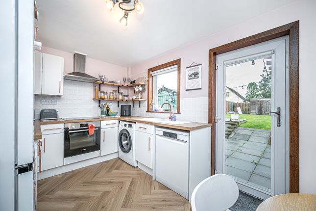 16, McBain Place, Kinross photo 4