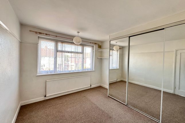 21 Napier Close, WEST DRAYTON photo 2