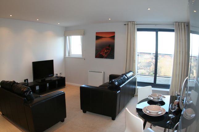 Apt 34, Warrington photo 3