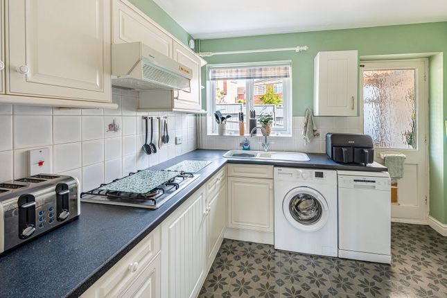 9, Bristol Close, Grantham photo 4
