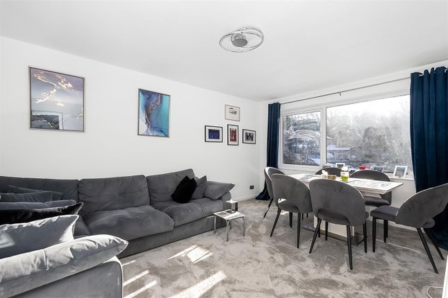 Flat 6 Wildwood Court, Hawkhirst Road, Kenley photo 2