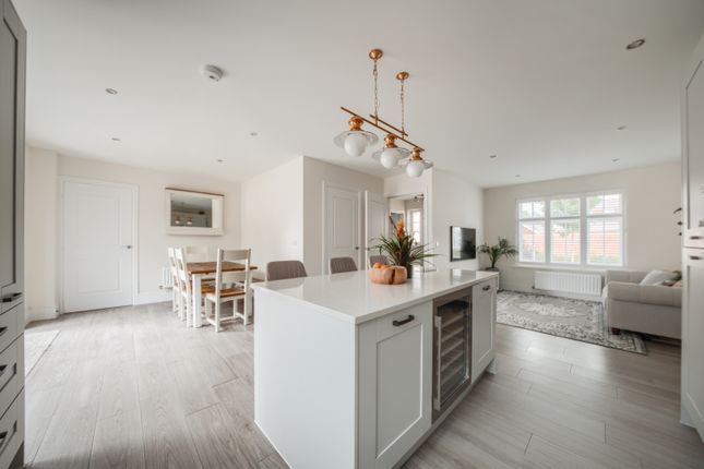 11, Heron Drive, Stratford-upon-Avon photo 3