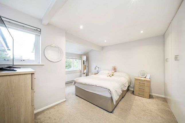 1, Vincent Drive, Shepperton photo 4