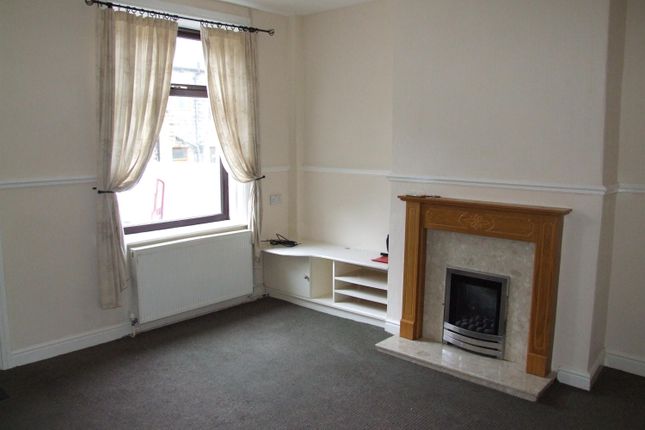 Thumbnail Terraced house to rent in Longbottom Terrace, Siddal, Halifax