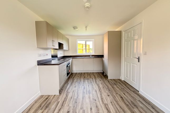 17, SUTTON-IN-ASHFIELD photo 3
