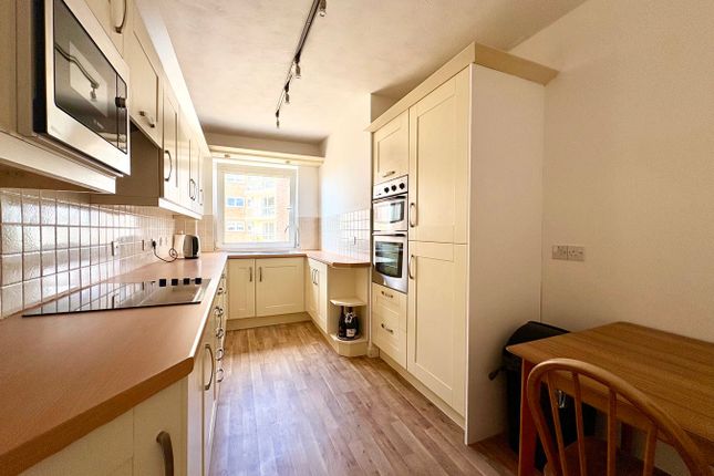 16 St Thomas', West Parade, Bexhill-on-Sea photo 4