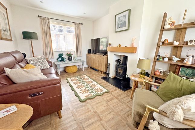 24, The Crescent, Central Bedfordshire photo 3