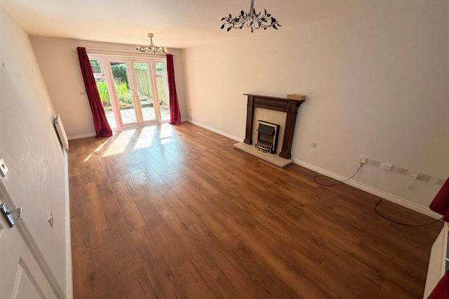 10, Silver Birch Close, Bolton photo 2