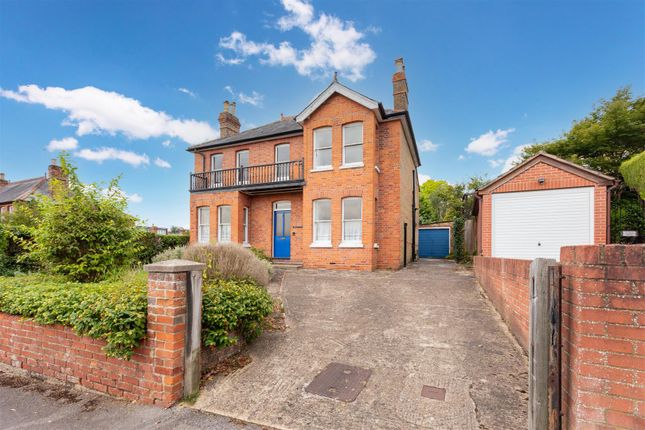 Thumbnail Detached house for sale in College Road, Maidenhead