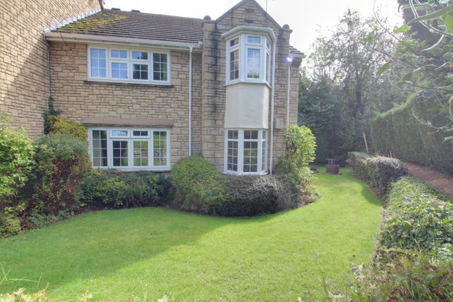 35, Glendower Park, Leeds photo 4