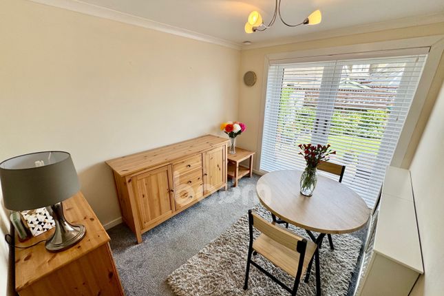 14, Glebe Court, Beith photo 4