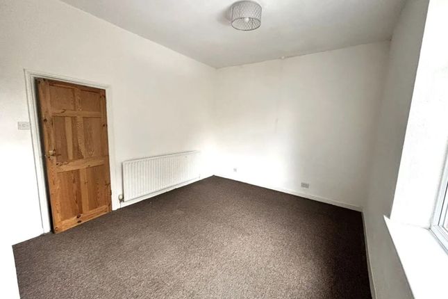 109 Spring Lane, Manchester photo 5