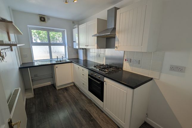 The Cedars, Lynwood Drive Andover photo 5
