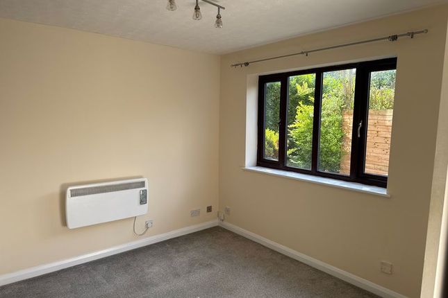 15, Cook Close, Daventry photo 2
