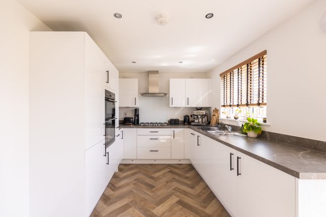 22, Berry Way, Edinburgh photo 4
