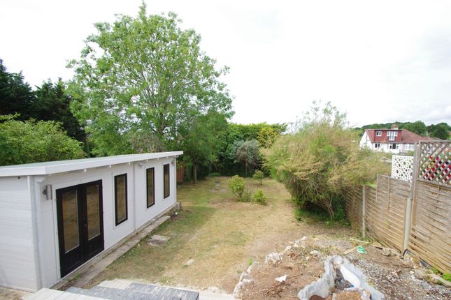 Lyndhurst Gardens, Pinner photo 4