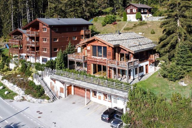 Villa for sale in Crans-Montana, Canton Du Valais, Switzerland