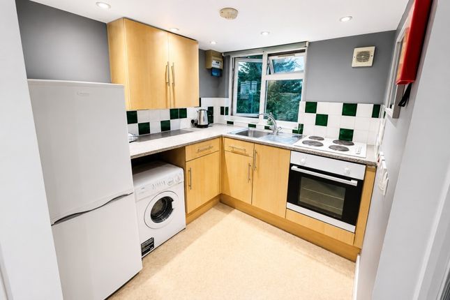 Flat 1 Rosehill, 146 Maybury Road, Woking photo 4