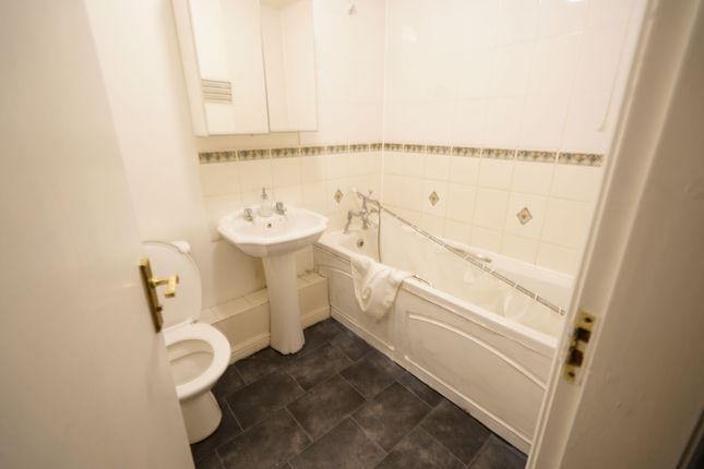 14 Josling Close, Grays photo 4