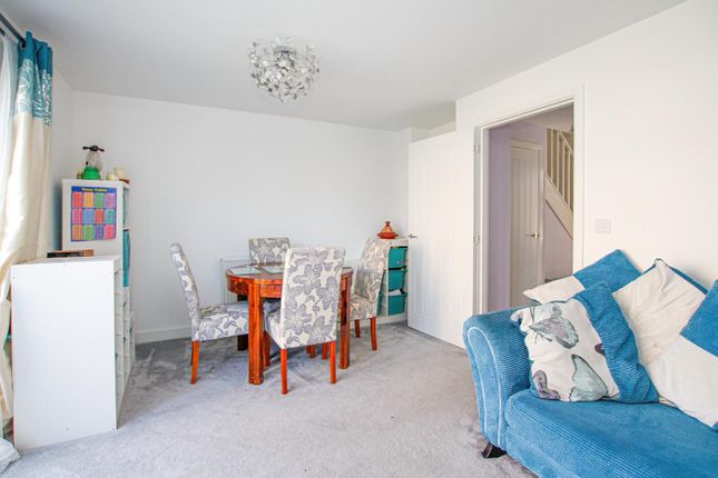 43, Wallis Drive, Leighton Buzzard photo 4